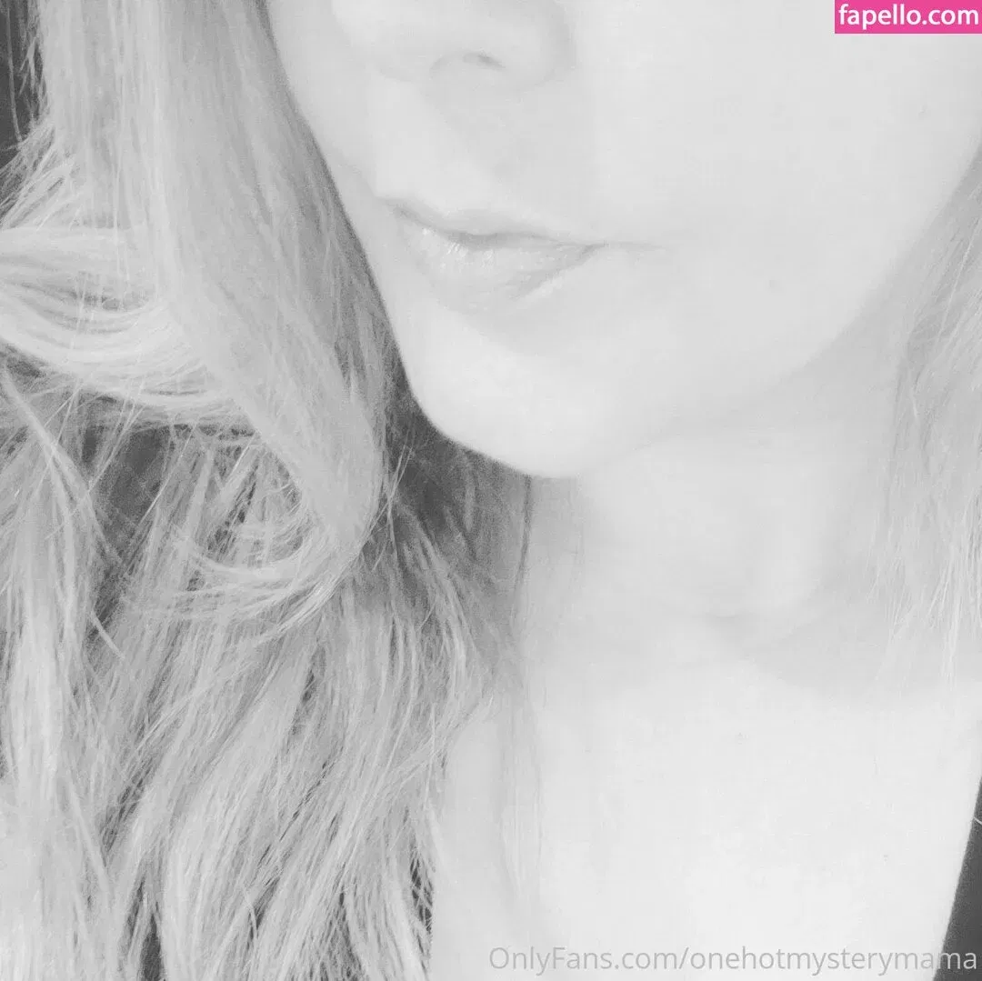 onehotmysterymama Onlyfans Photo Gallery 