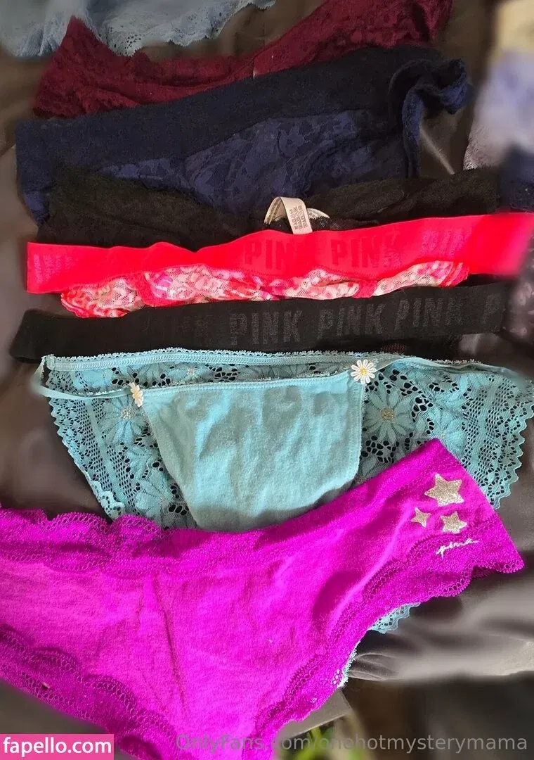 onehotmysterymama Onlyfans Photo Gallery 