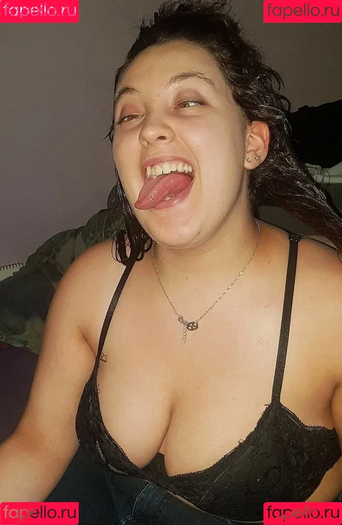 cumslut_val Onlyfans Photo Gallery 