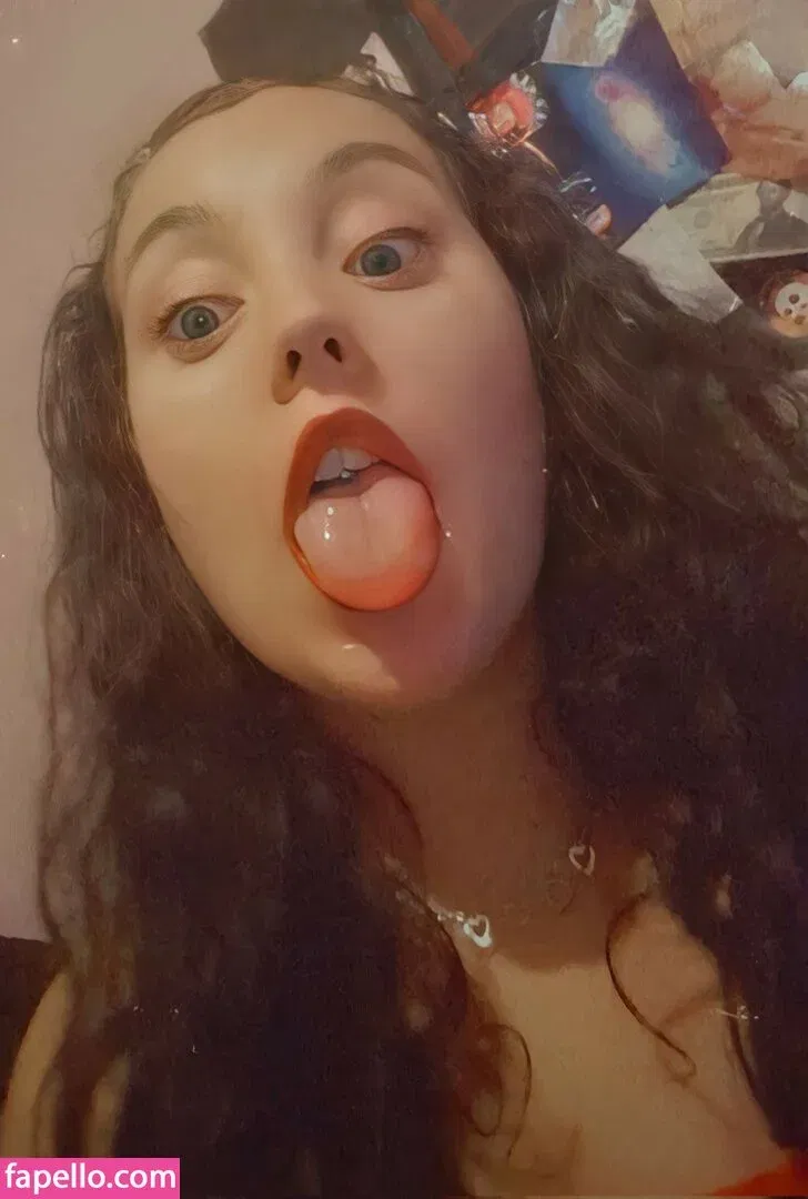 cumslut_val Onlyfans Photo Gallery 