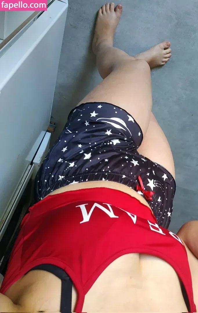 cumslut_val Onlyfans Photo Gallery 