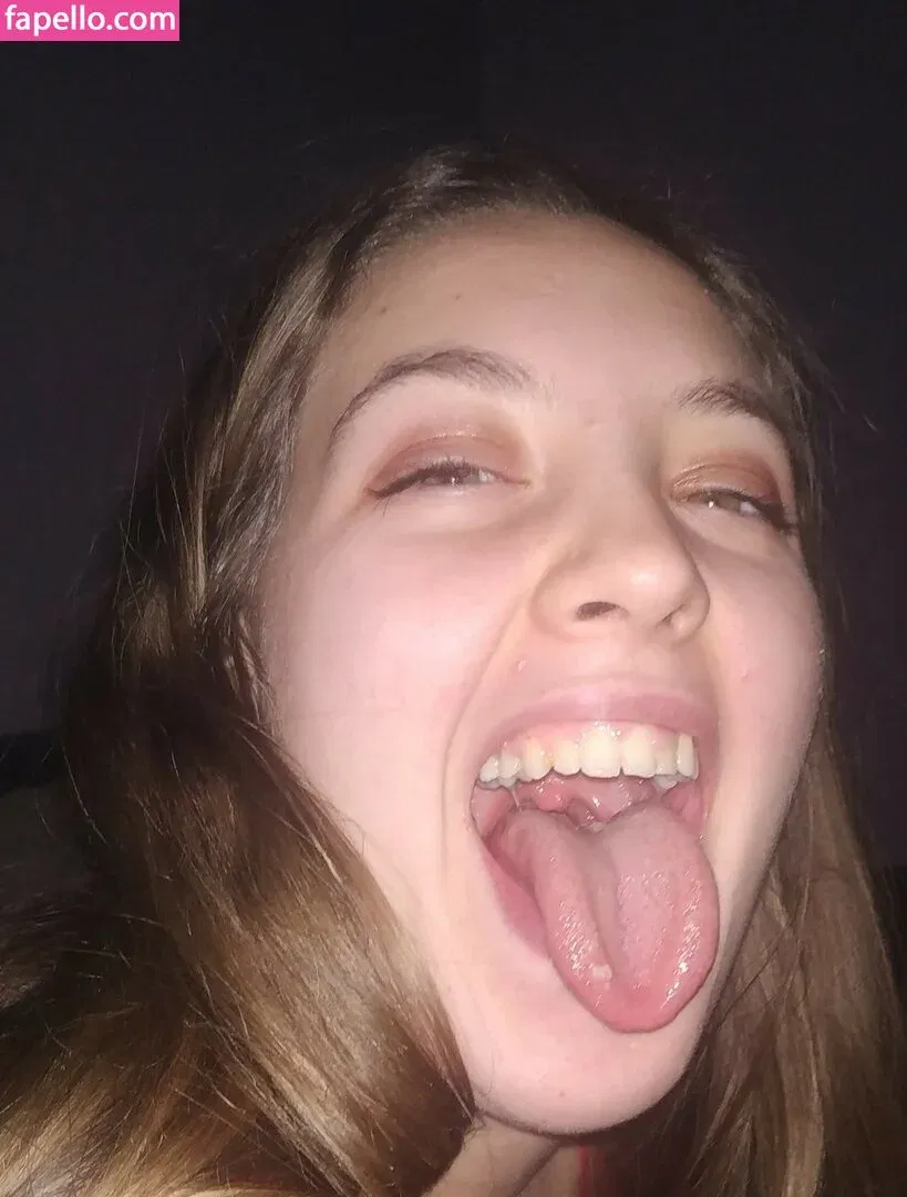 cumslut_val Onlyfans Photo Gallery 