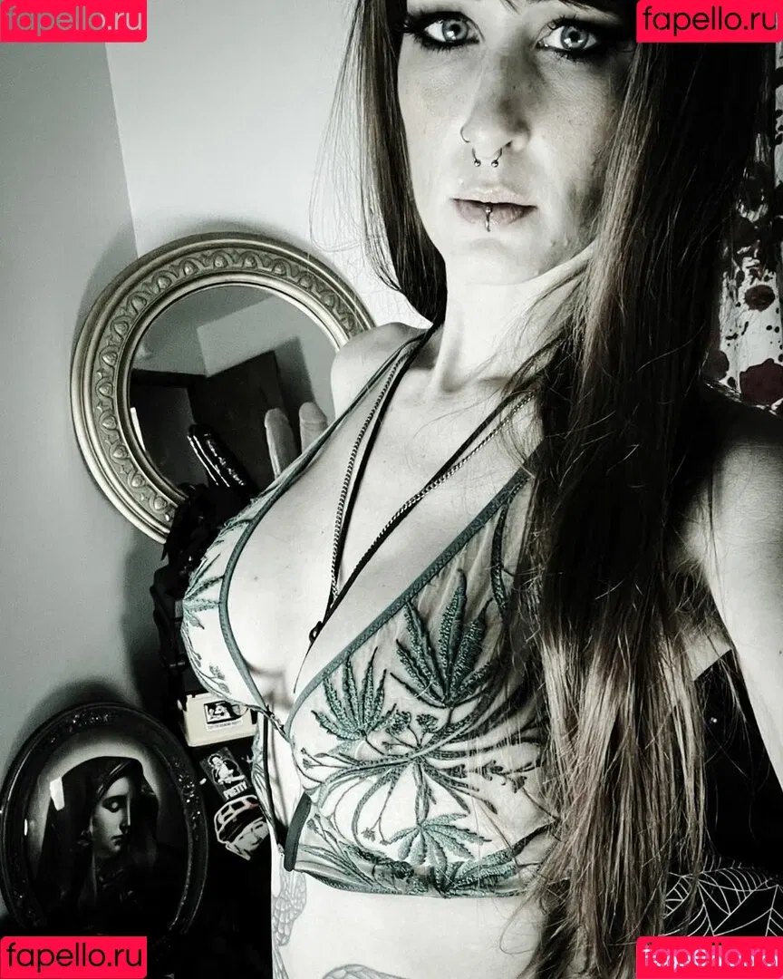 SilentMary Onlyfans Photo Gallery 