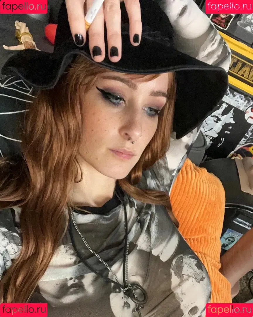 SilentMary Onlyfans Photo Gallery 