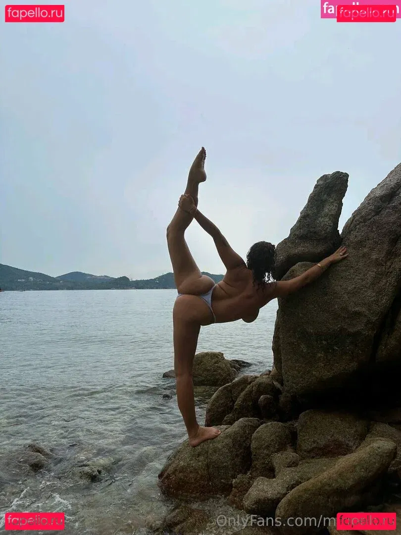 Ondine Mirosch Onlyfans Photo Gallery 