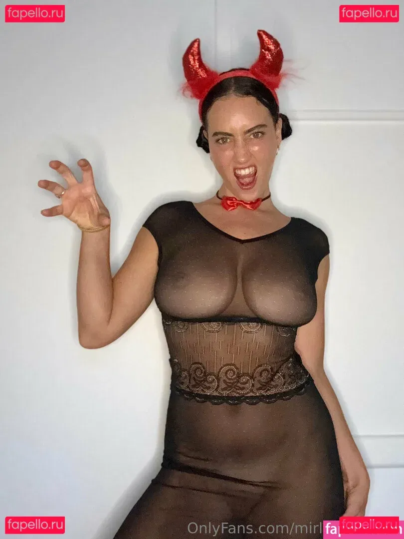 Ondine Mirosch Onlyfans Photo Gallery 