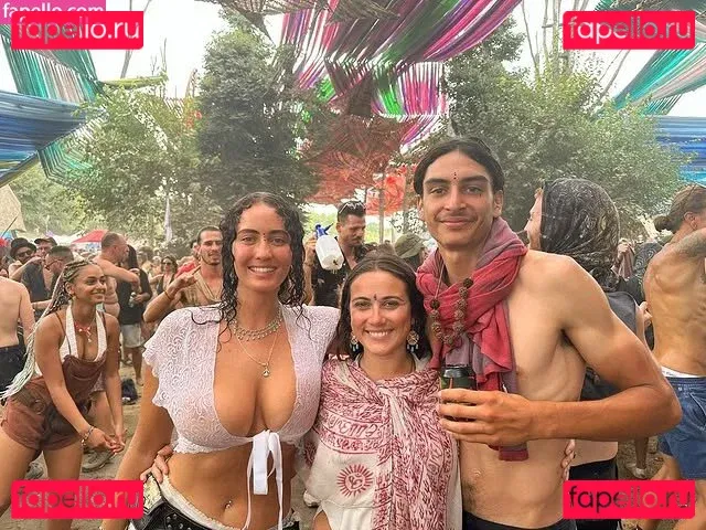 Ondine Mirosch Onlyfans Photo Gallery 