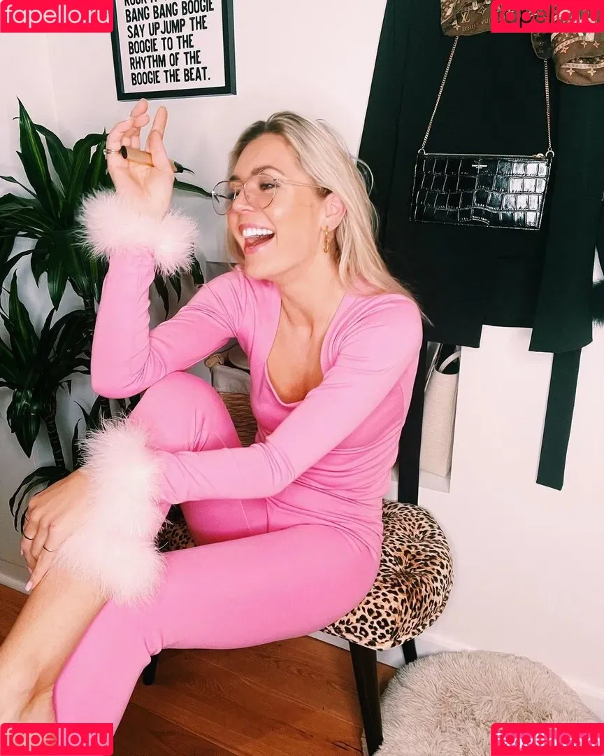 Danni Menzies Onlyfans Photo Gallery 