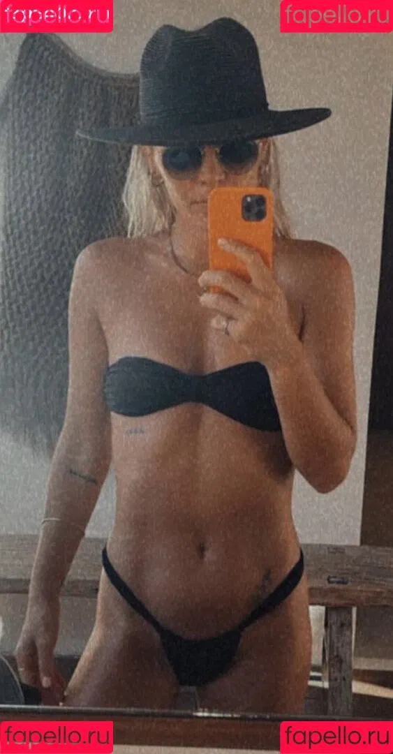 Danni Menzies Onlyfans Photo Gallery 