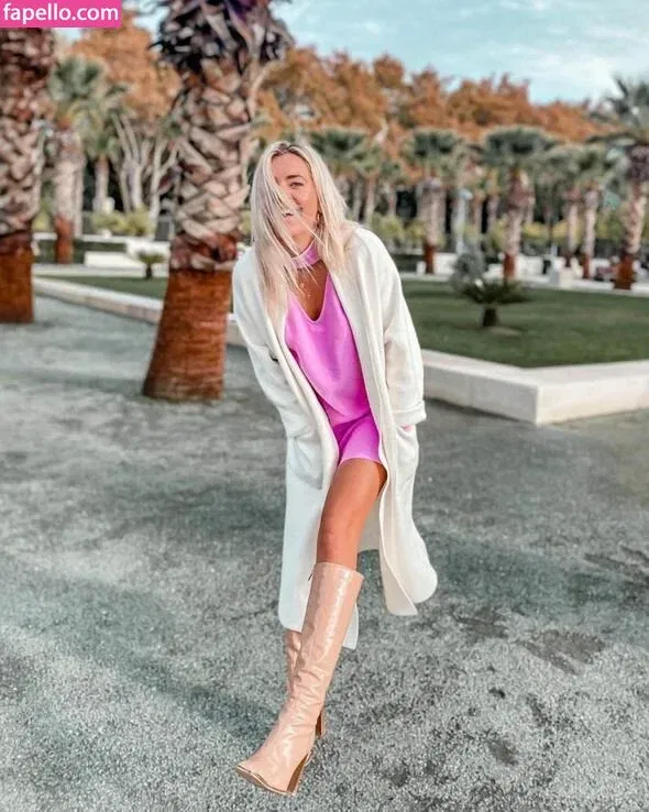 Danni Menzies Onlyfans Photo Gallery 