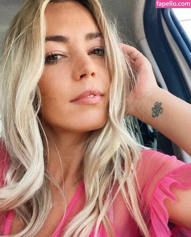 Danni Menzies Onlyfans Photo Gallery 