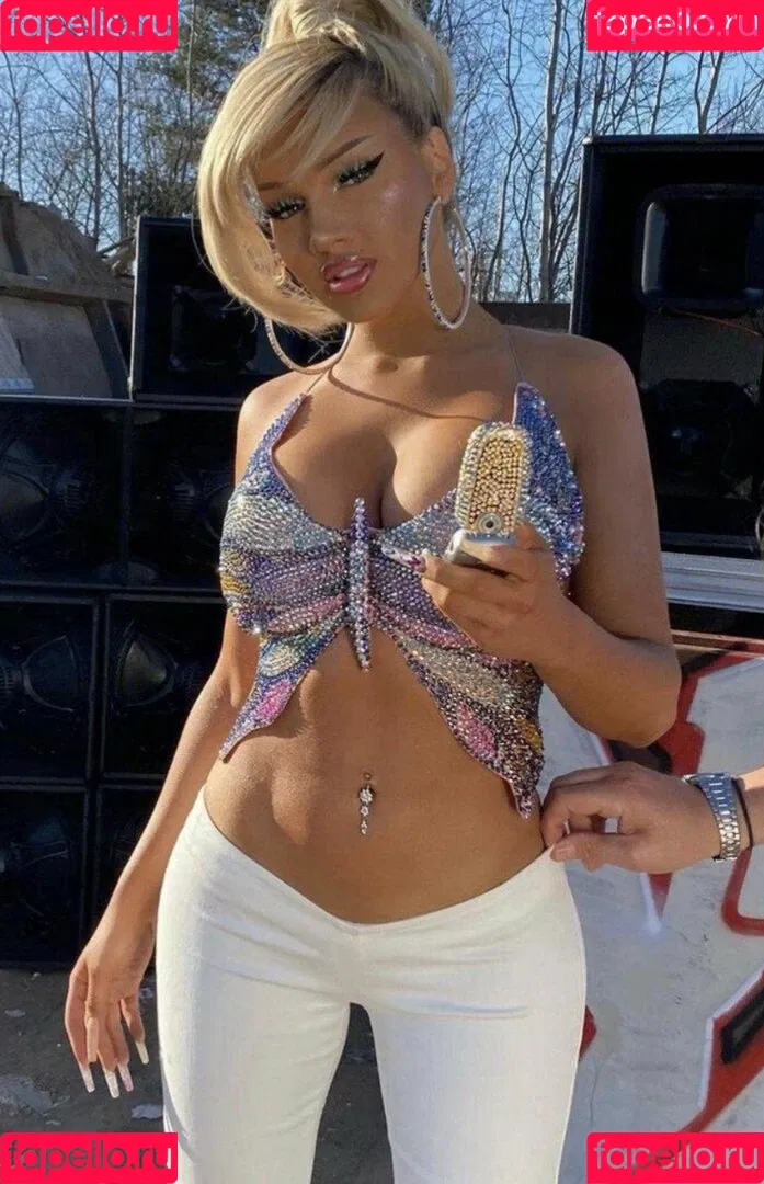 Shirin David Onlyfans Photo Gallery 