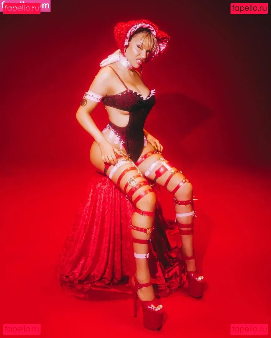 Shirin David Onlyfans Photo Gallery 