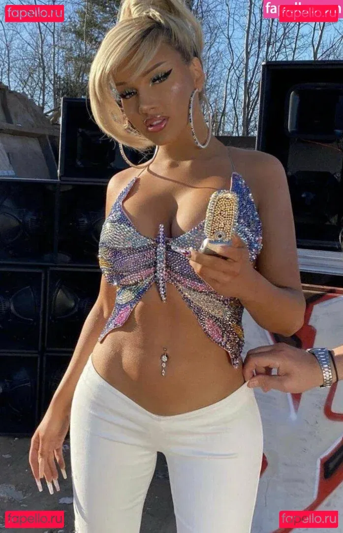 Shirin David Onlyfans Photo Gallery 