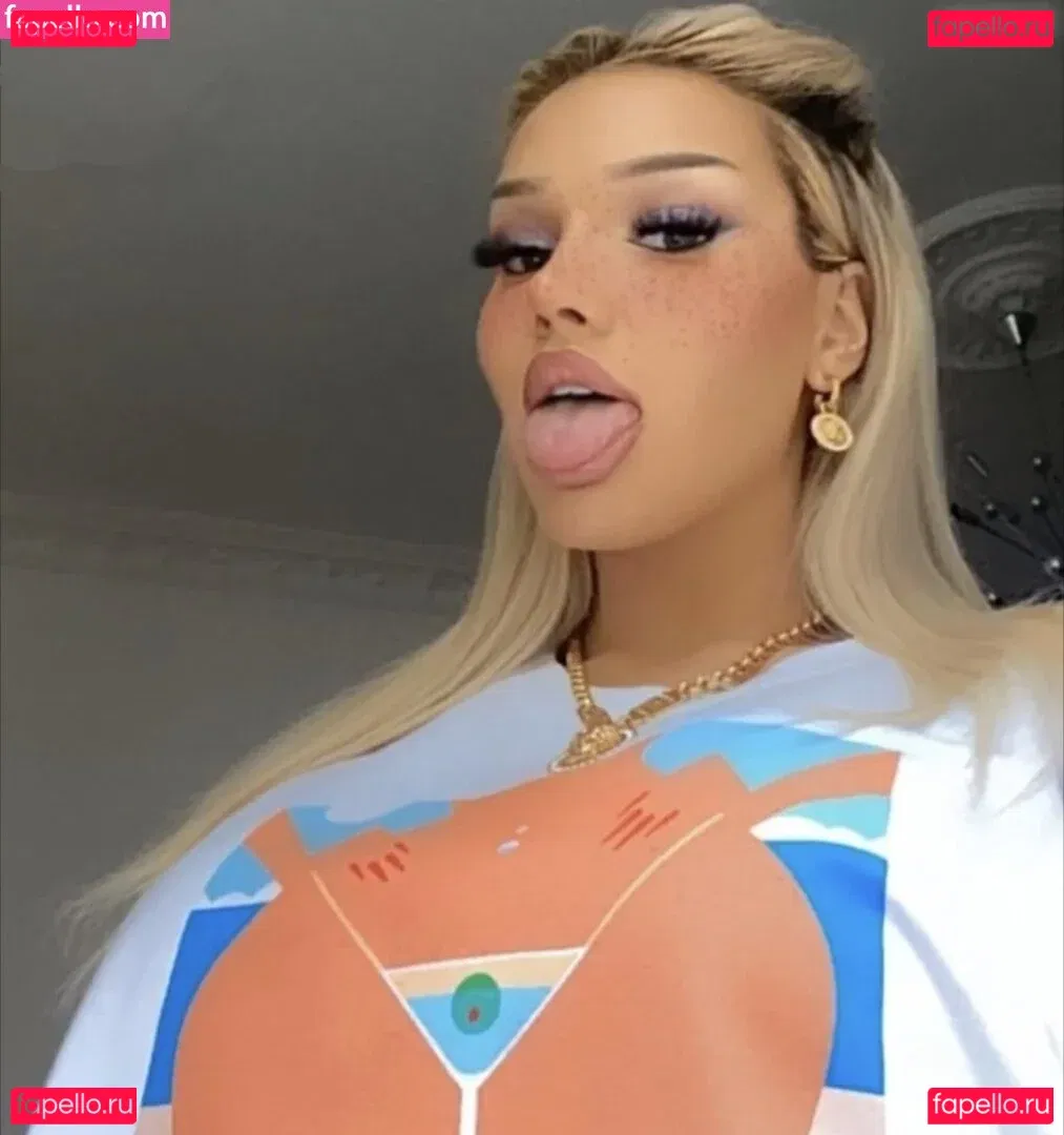 Shirin David Onlyfans Photo Gallery 