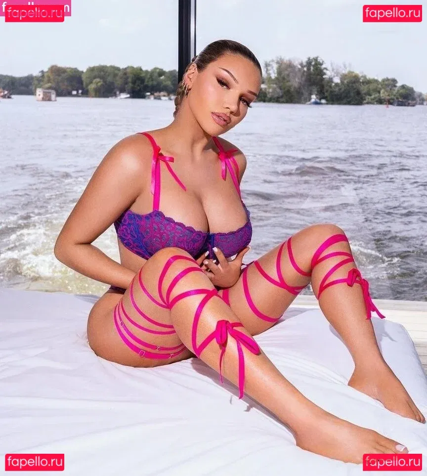 Shirin David Onlyfans Photo Gallery 