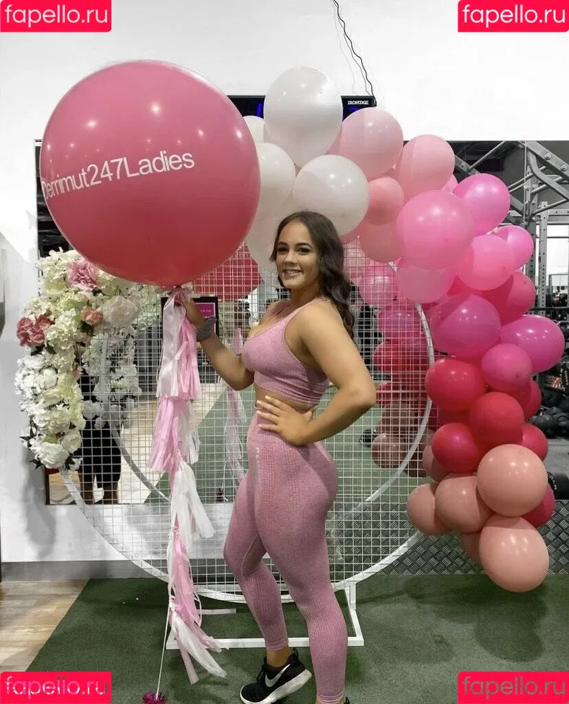 Lillie Hawkes Onlyfans Photo Gallery 