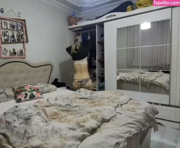 Zeynep Tümbek Onlyfans Photo Gallery 