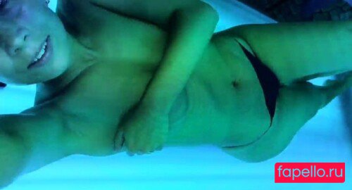 Zeynep Tümbek Nude Onlyfans Photo 16