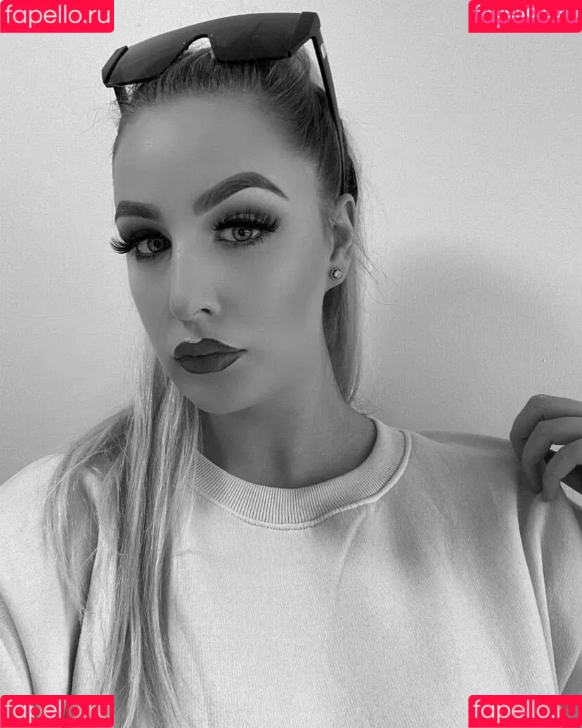 Courtney Steadman Onlyfans Photo Gallery 