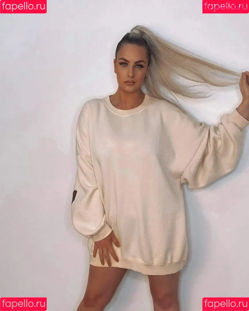 Courtney Steadman Onlyfans Photo Gallery 