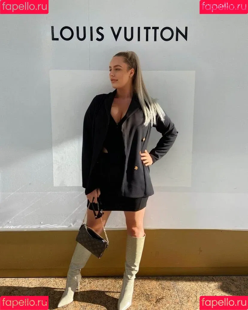 Courtney Steadman Onlyfans Photo Gallery 