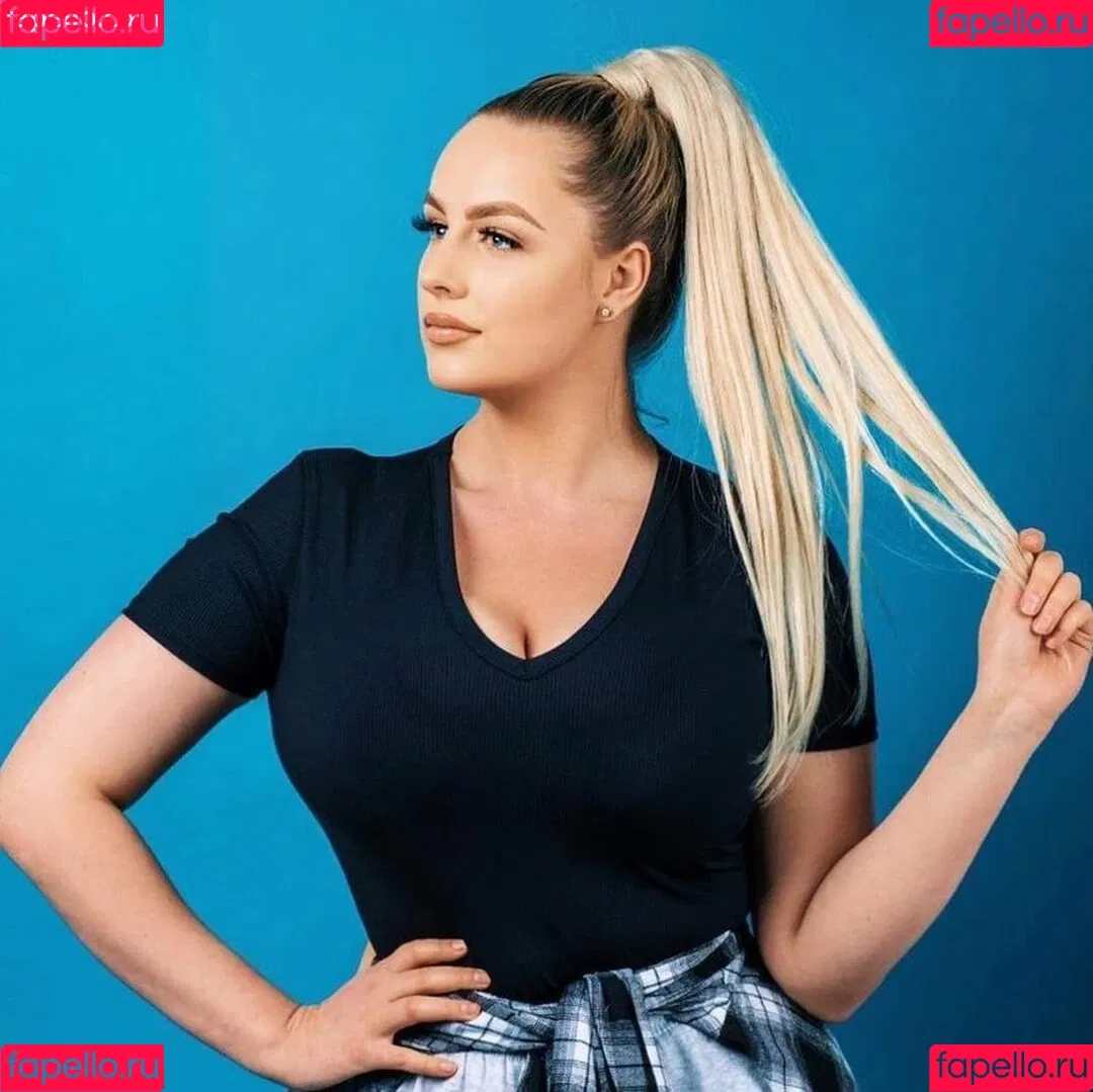 Courtney Steadman Onlyfans Photo Gallery 