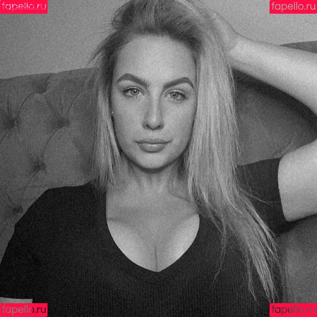 Courtney Steadman Onlyfans Photo Gallery 
