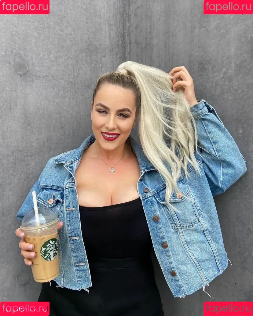 Courtney Steadman Onlyfans Photo Gallery 