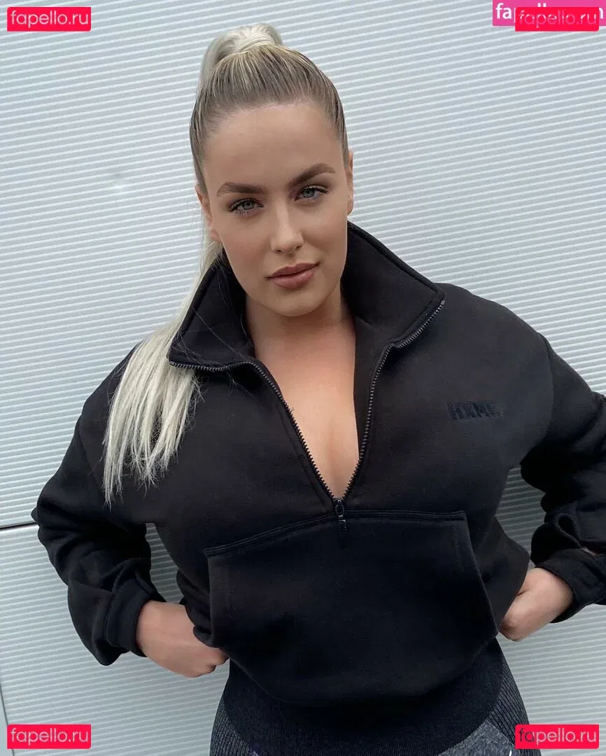 Courtney Steadman Onlyfans Photo Gallery 