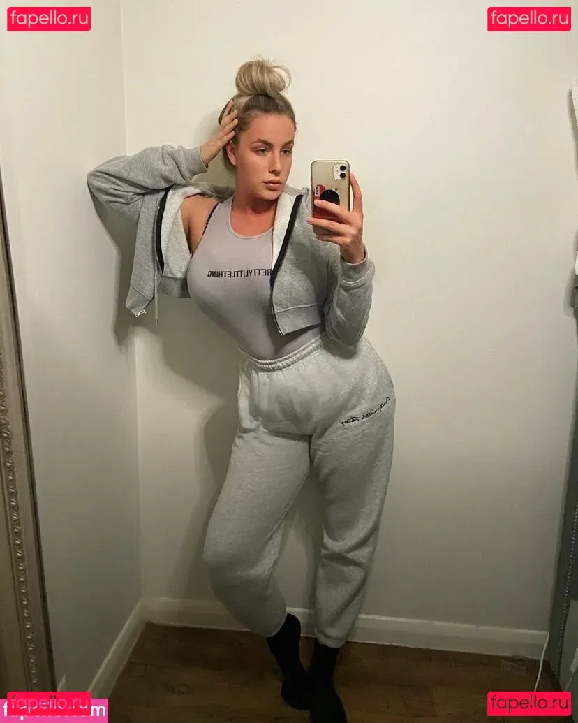 Courtney Steadman Onlyfans Photo Gallery 