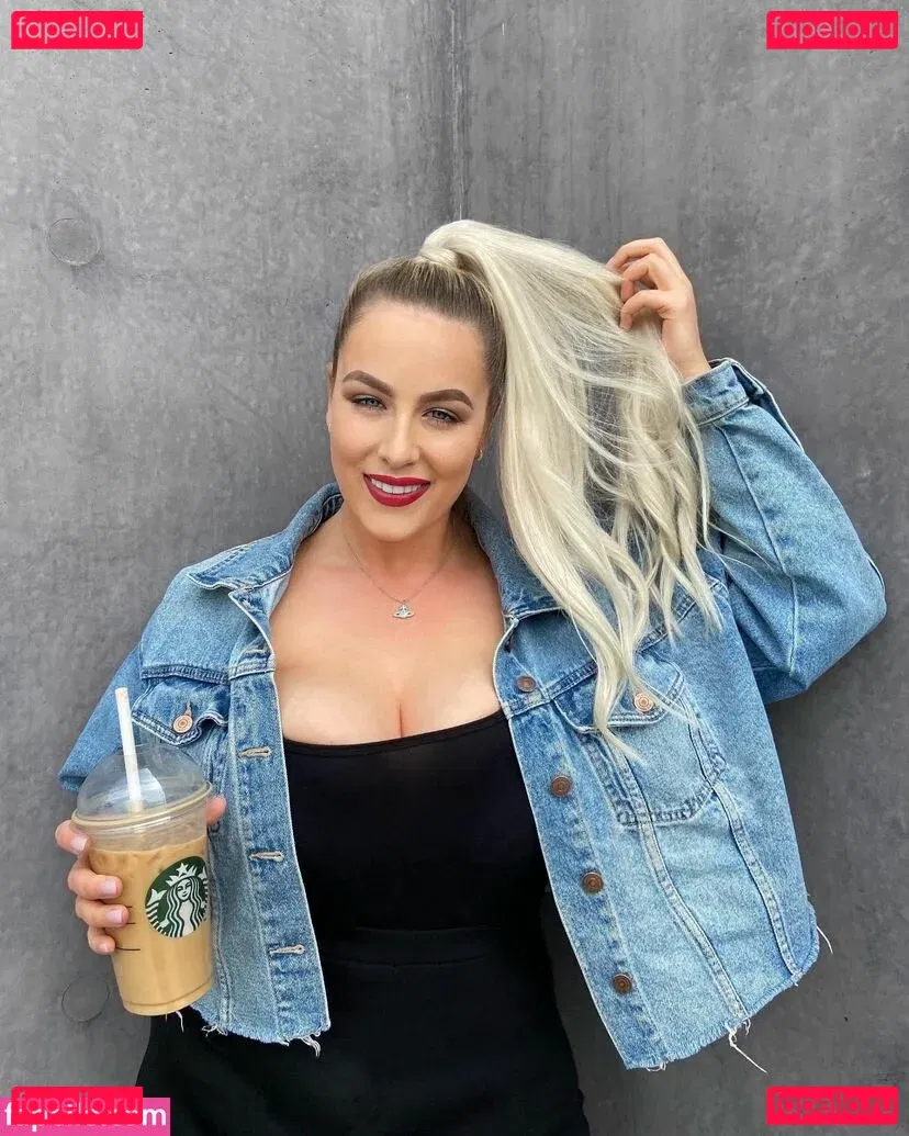 Courtney Steadman Onlyfans Photo Gallery 