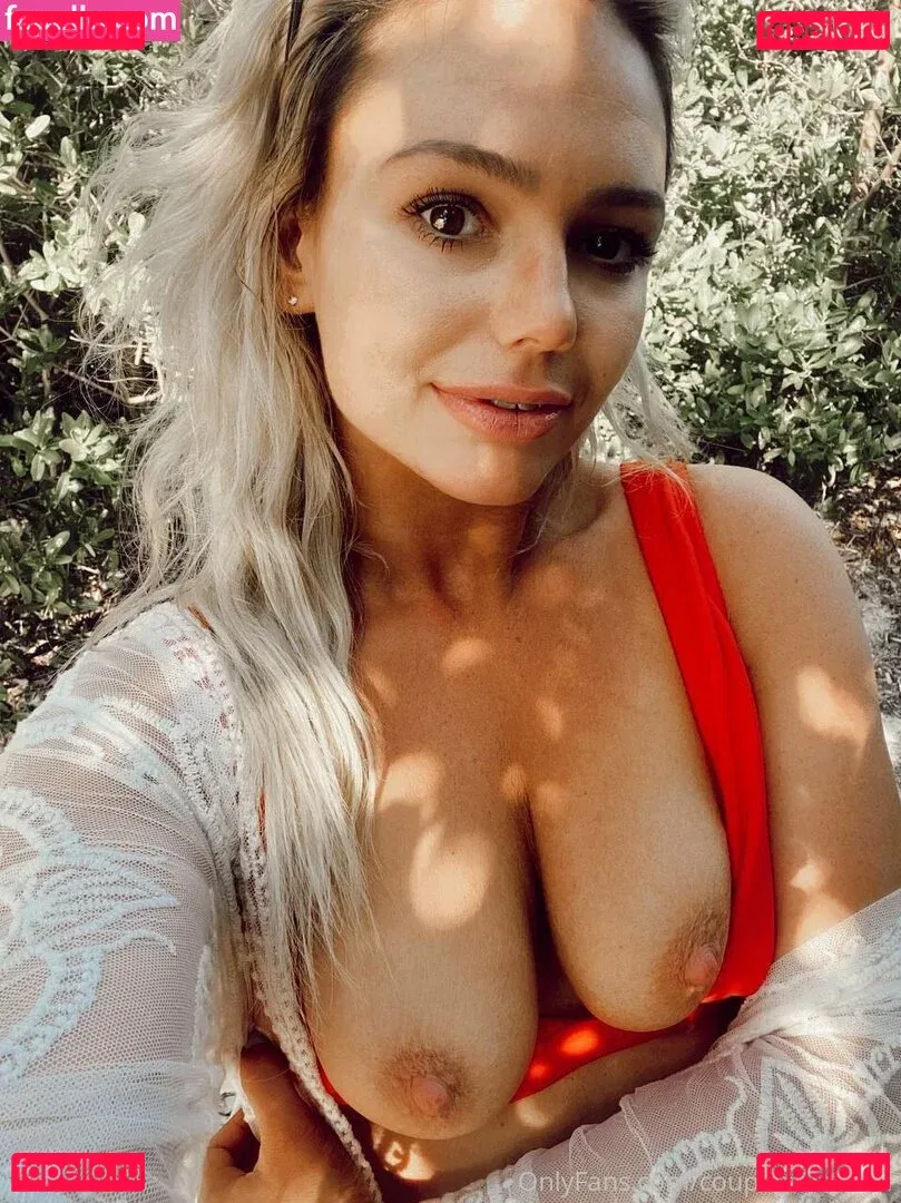 couplenexxdoor Onlyfans Photo Gallery 