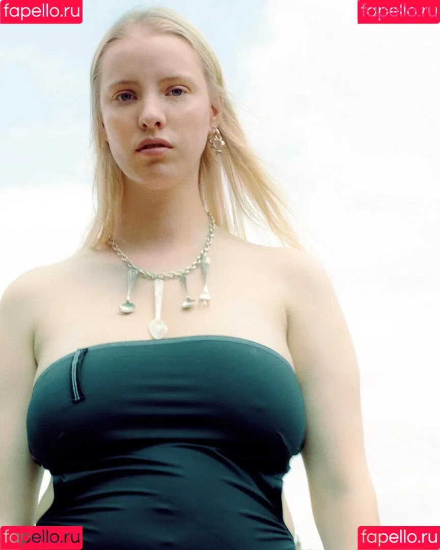 Eliza Goldsmith Onlyfans Photo Gallery 