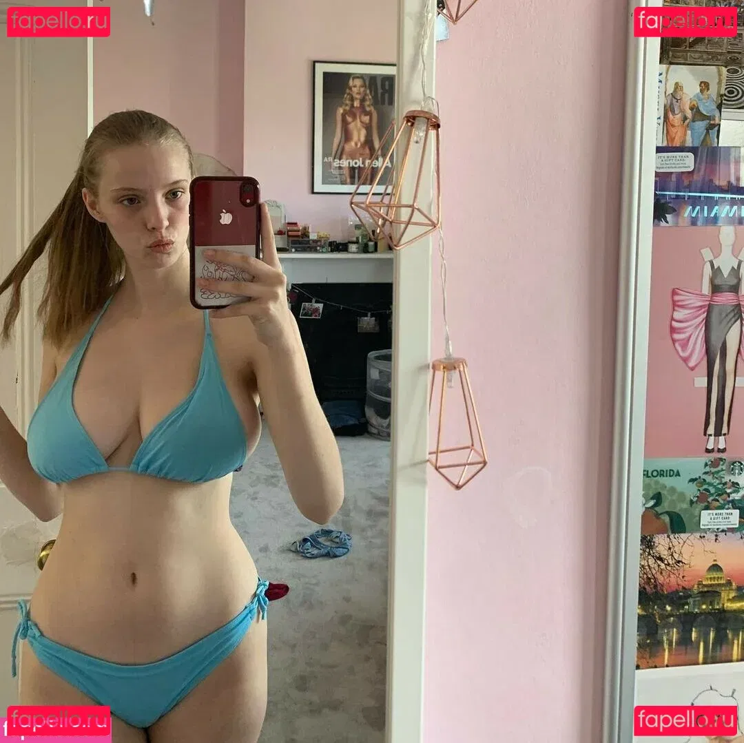Eliza Goldsmith Onlyfans Photo Gallery 