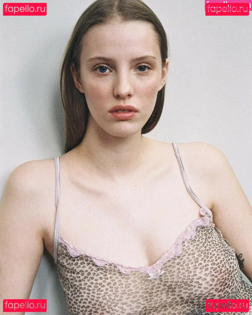 Eliza Goldsmith Onlyfans Photo Gallery 