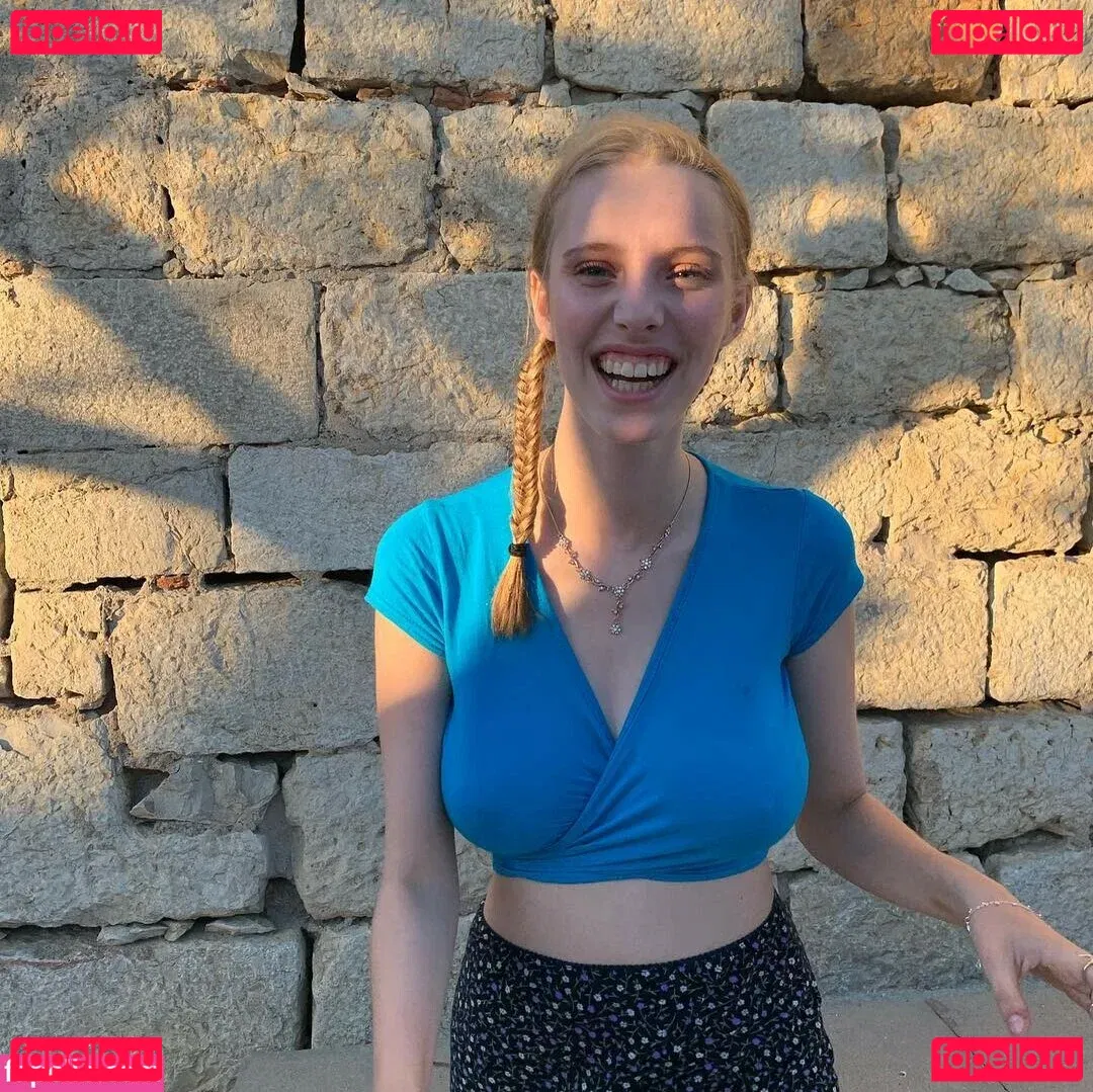 Eliza Goldsmith Onlyfans Photo Gallery 