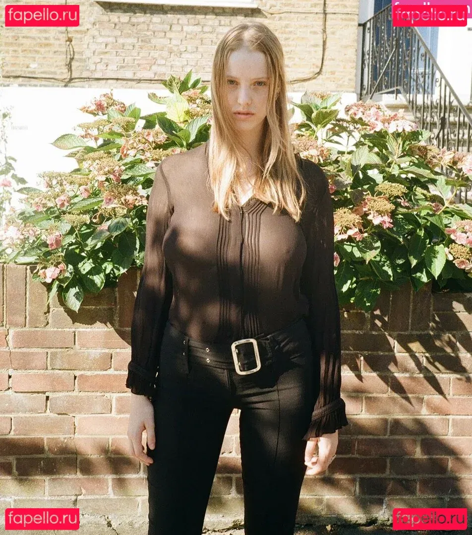 Eliza Goldsmith Onlyfans Photo Gallery 