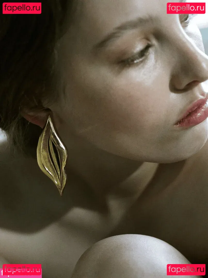 Eliza Goldsmith Onlyfans Photo Gallery 