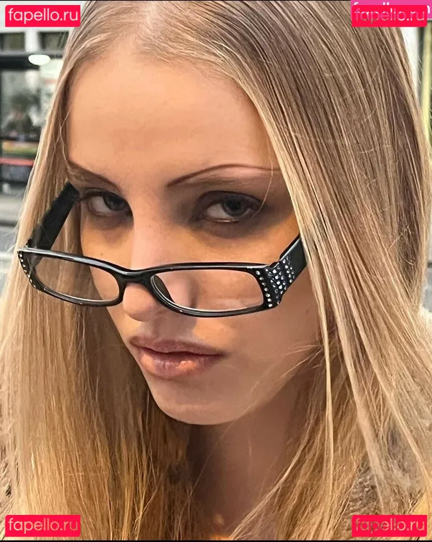 Eliza Goldsmith Onlyfans Photo Gallery 