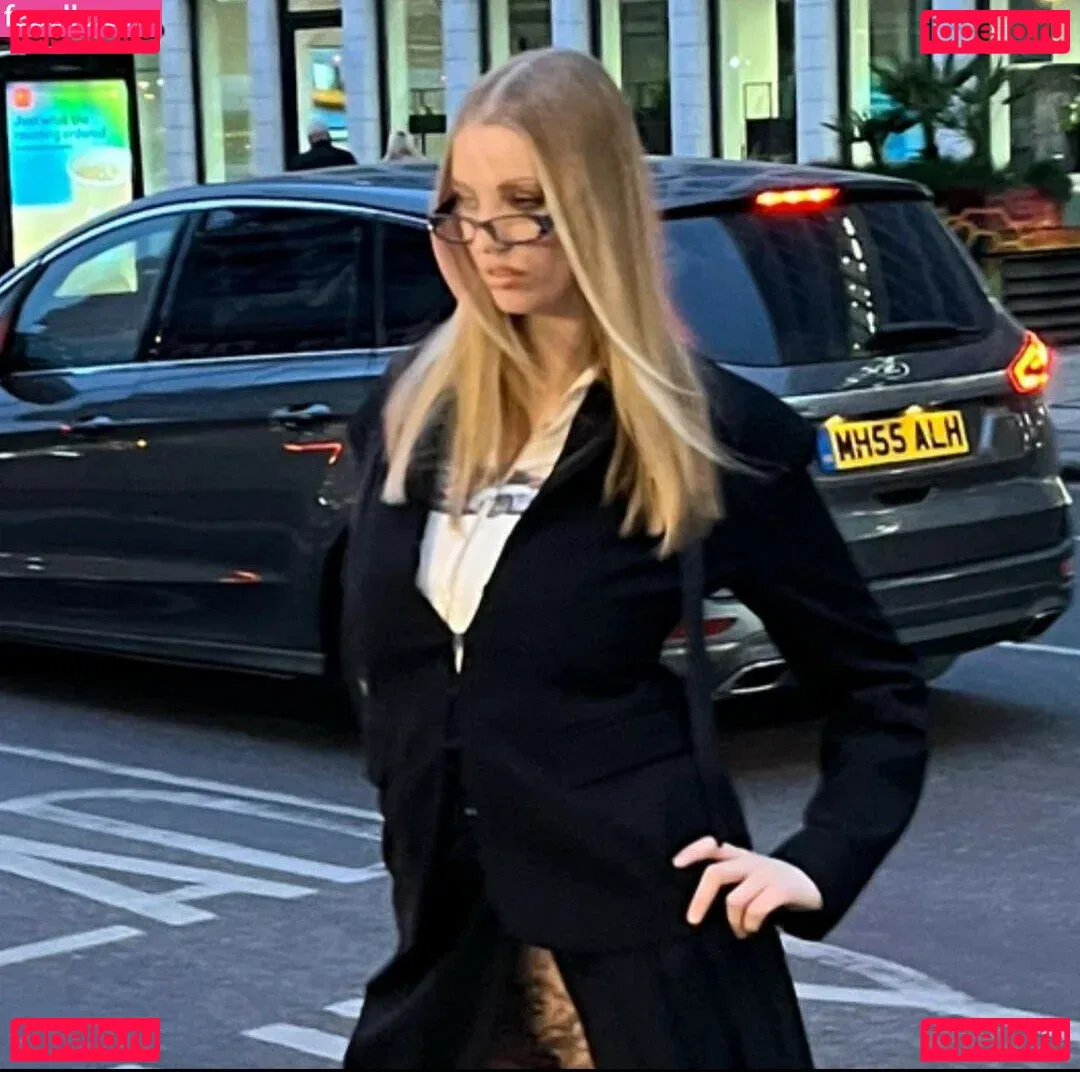 Eliza Goldsmith Onlyfans Photo Gallery 