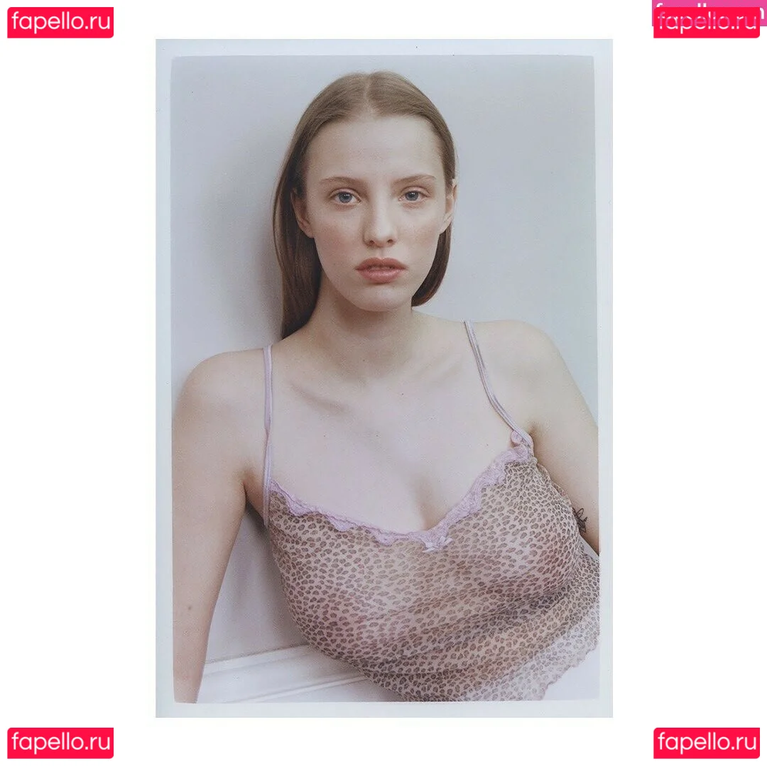 Eliza Goldsmith Onlyfans Photo Gallery 