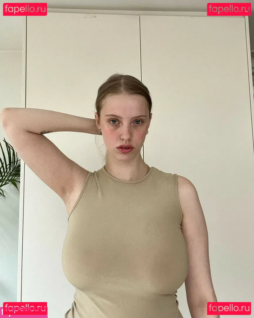 Eliza Goldsmith Onlyfans Photo Gallery 