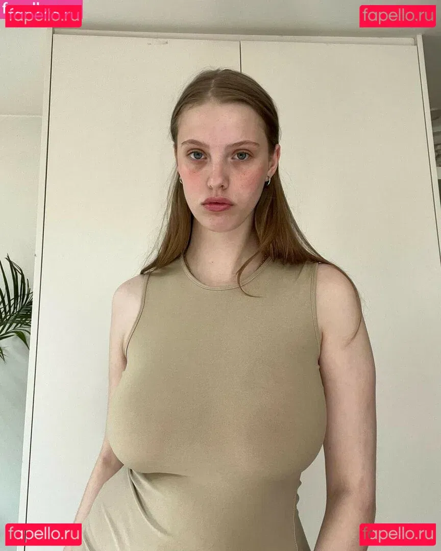 Eliza Goldsmith Onlyfans Photo Gallery 