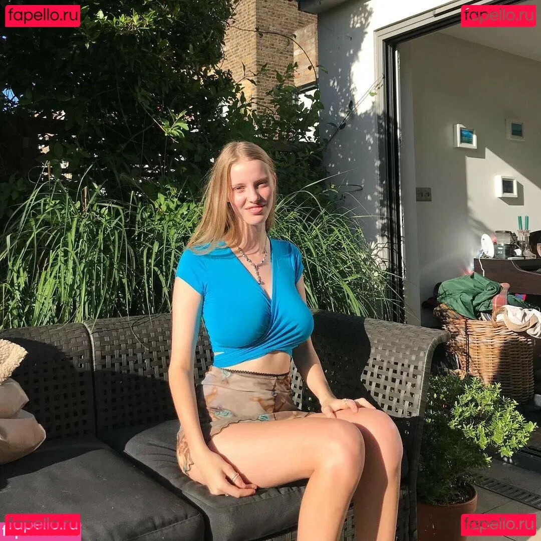 Eliza Goldsmith Onlyfans Photo Gallery 