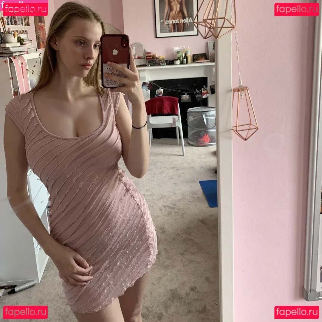 Eliza Goldsmith Onlyfans Photo Gallery 
