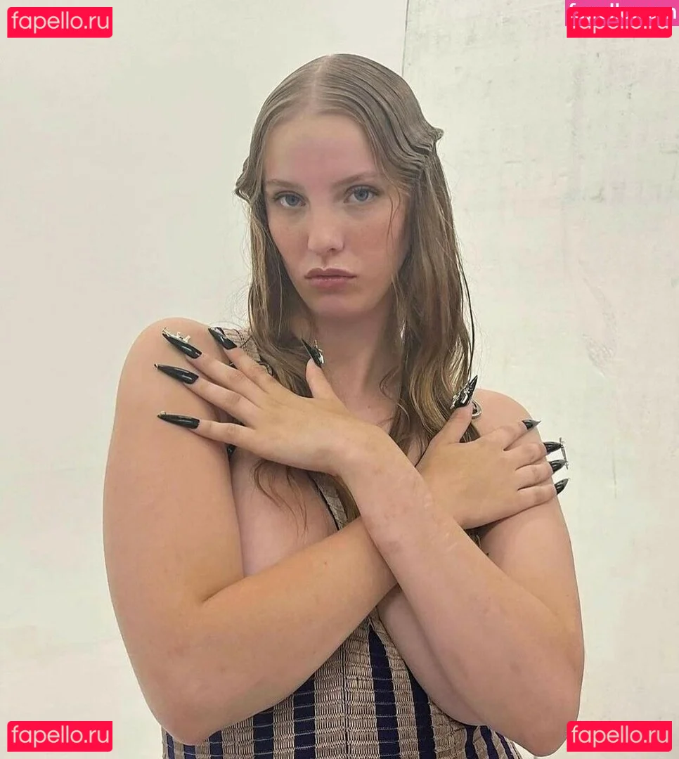 Eliza Goldsmith Onlyfans Photo Gallery 