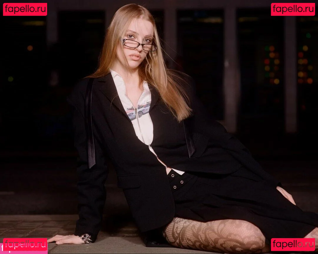 Eliza Goldsmith Onlyfans Photo Gallery 