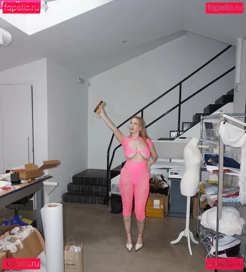 Eliza Goldsmith Onlyfans Photo Gallery 