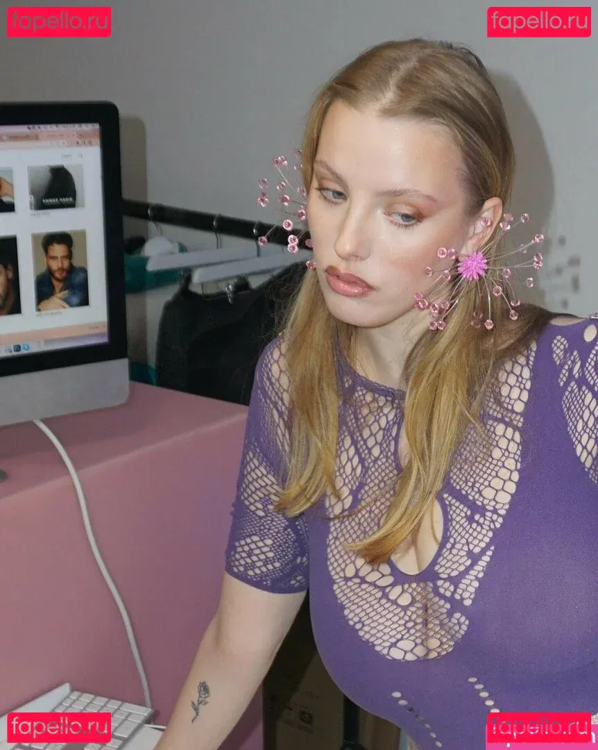 Eliza Goldsmith Onlyfans Photo Gallery 